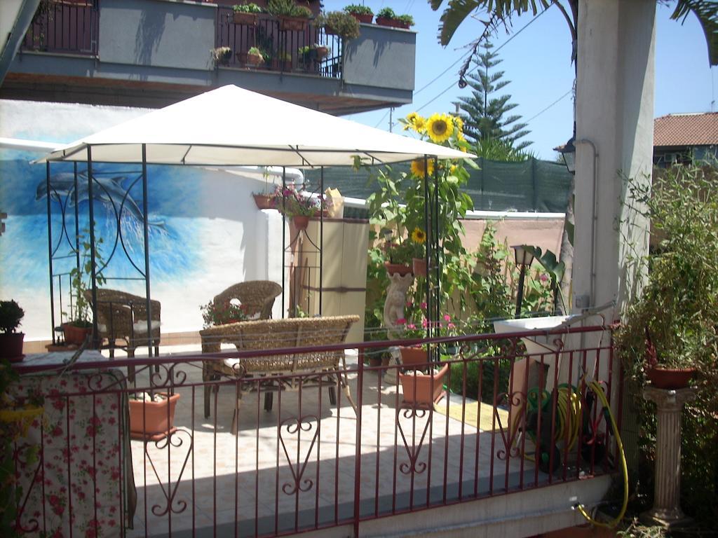 Beb I Delfini Di Casa Paola Acomodação com café da manhã Mascali Exterior foto