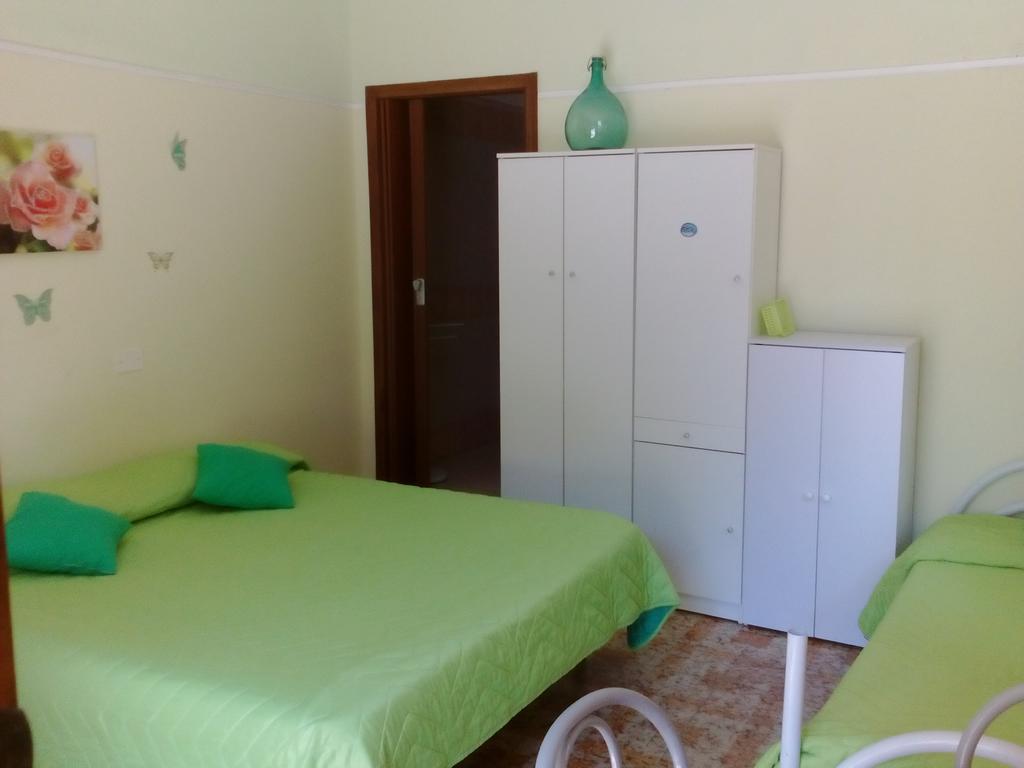 Beb I Delfini Di Casa Paola Acomodação com café da manhã Mascali Exterior foto