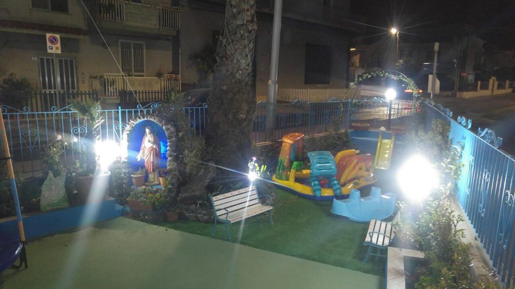 Beb I Delfini Di Casa Paola Acomodação com café da manhã Mascali Exterior foto