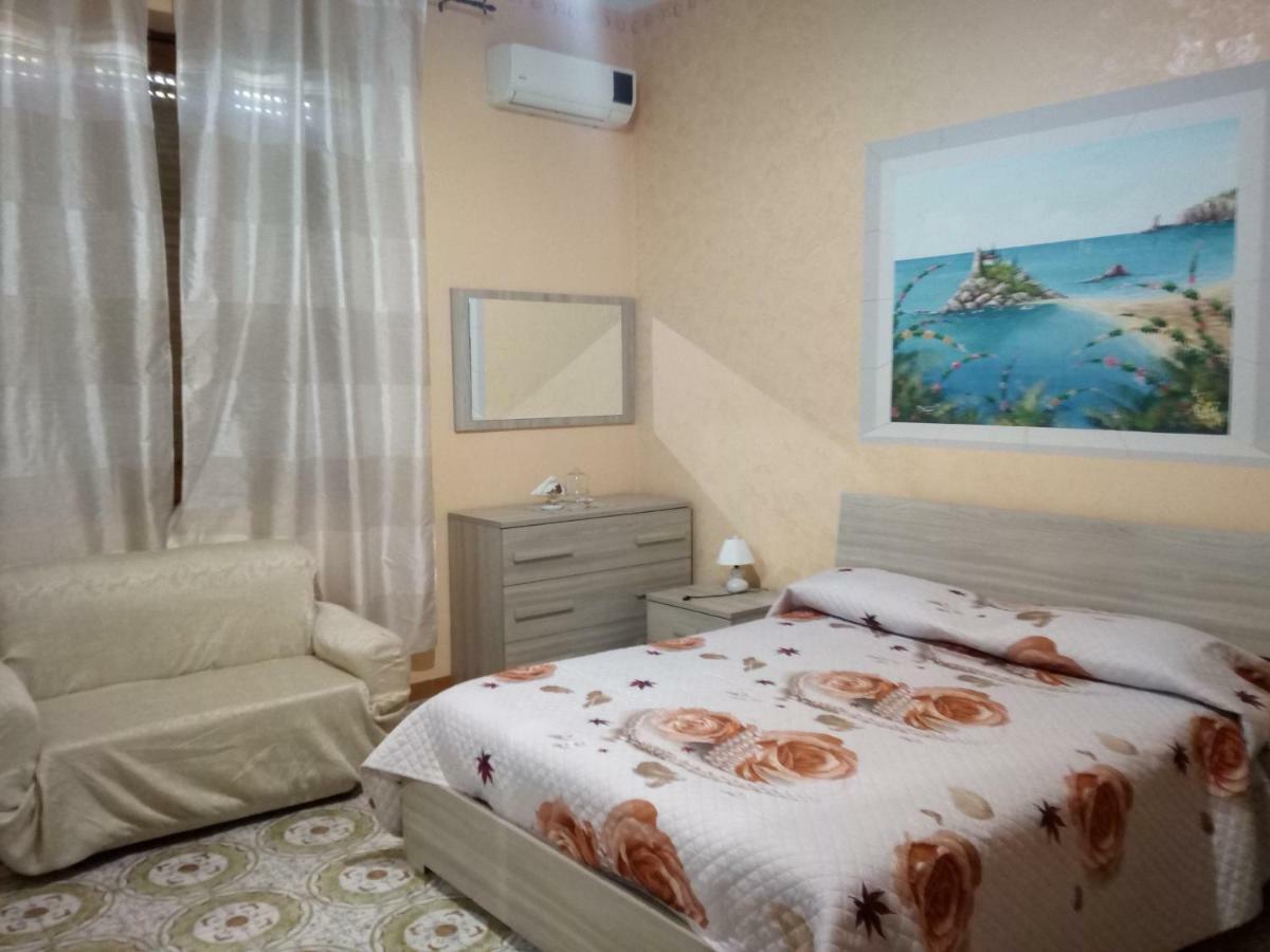 Beb I Delfini Di Casa Paola Acomodação com café da manhã Mascali Exterior foto